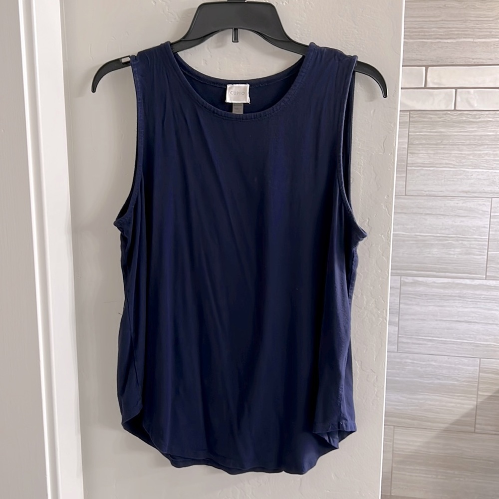 Cute tank sz Large from Dillards.